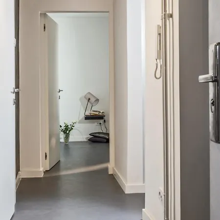 One Bedroom Market *